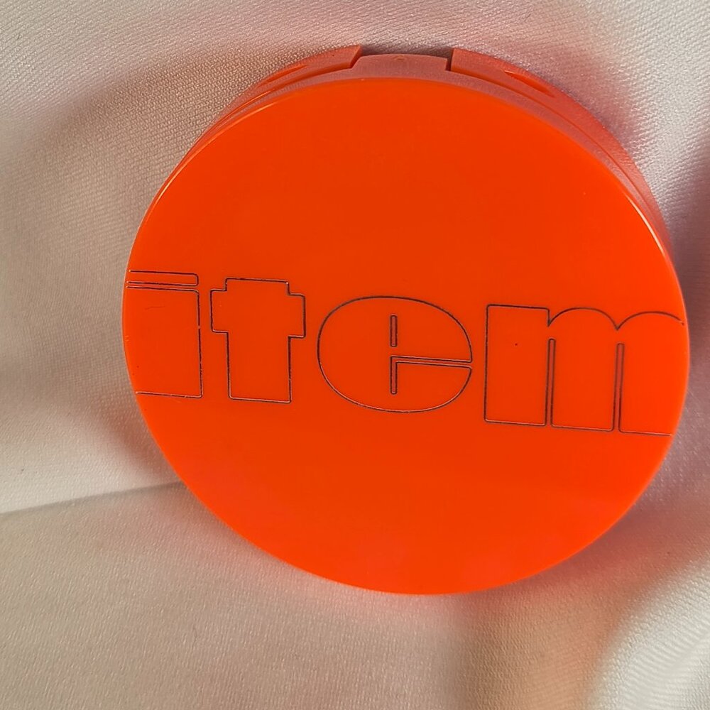 Item Mood Cheek Monkey Swipe & Glow Bronzer
